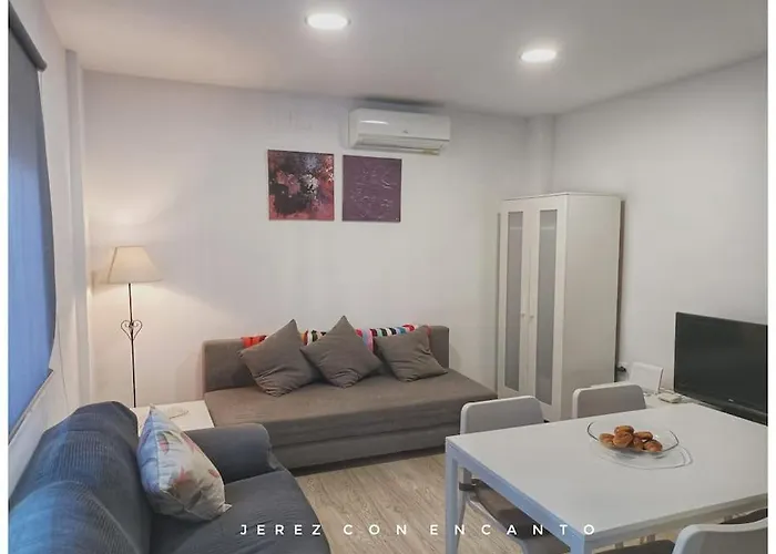 Apartamento ático En Pleno Centro De Jerez Sin Ascensor *